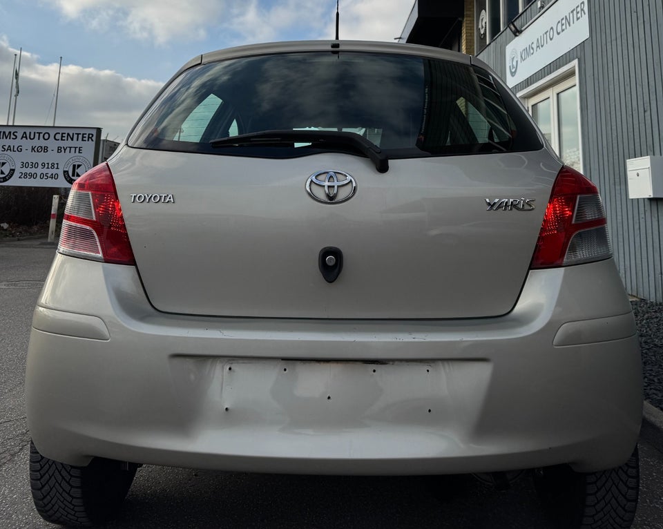 Toyota Yaris 1,0 VVT-i T2 5d