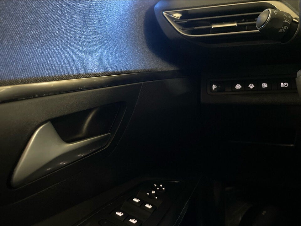 Peugeot 3008 1,6 Hybrid Allure Pack Limited EAT8 5d