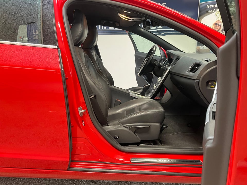 Volvo V60 2,0 D4 190 Summum aut. 5d