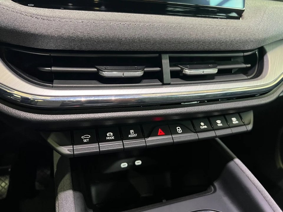 Skoda Enyaq 80 iV Plus Loft 5d