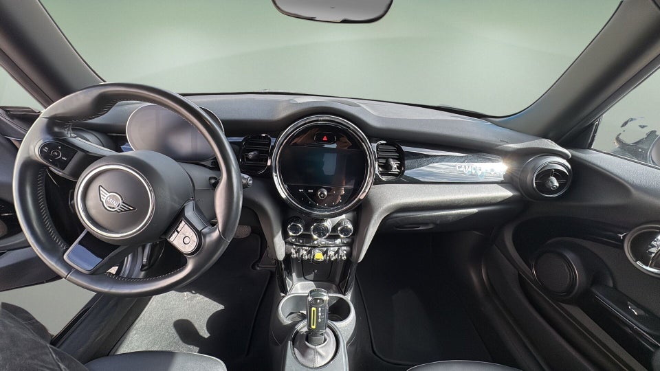 MINI Cooper SE Essential 3d