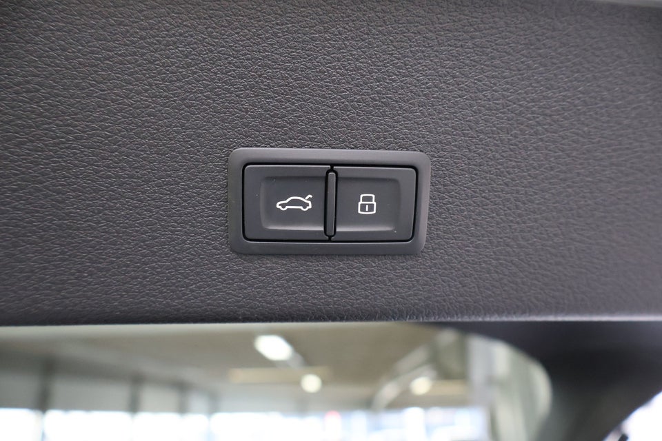 Audi e-tron 55 S-line Sportback quattro 5d