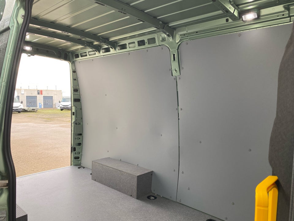 Iveco Daily 3,0 35S21 12m³ Van AG8