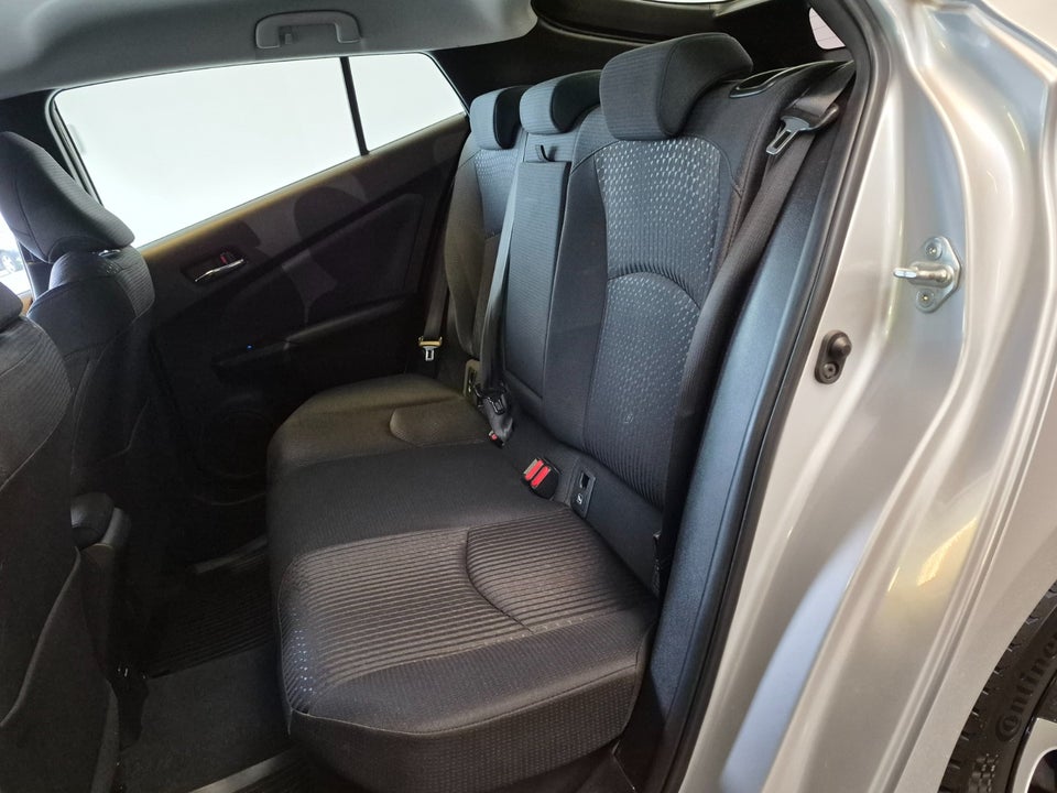 Toyota Prius 1,8 Hybrid H3 CVT 5d