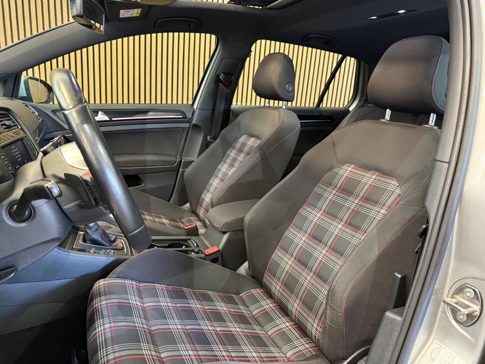 VW Golf VII 2,0 GTi Performance DSG BMT 3d