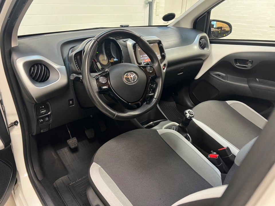 Toyota Aygo 1,0 VVT-i x-sky 5d