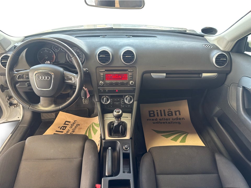 Audi A3 1,6 TDi Attraction Sportback 5d