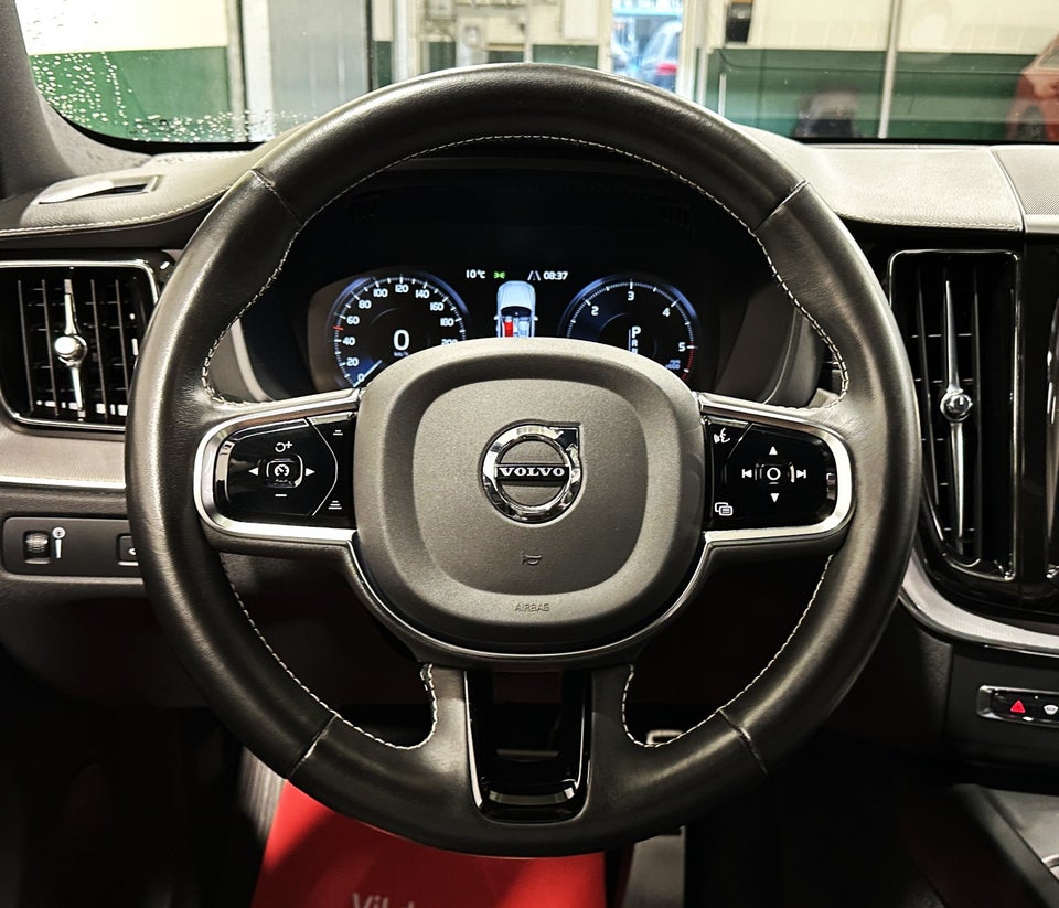 Volvo XC60 2,0 D4 190 R-Design aut. 5d