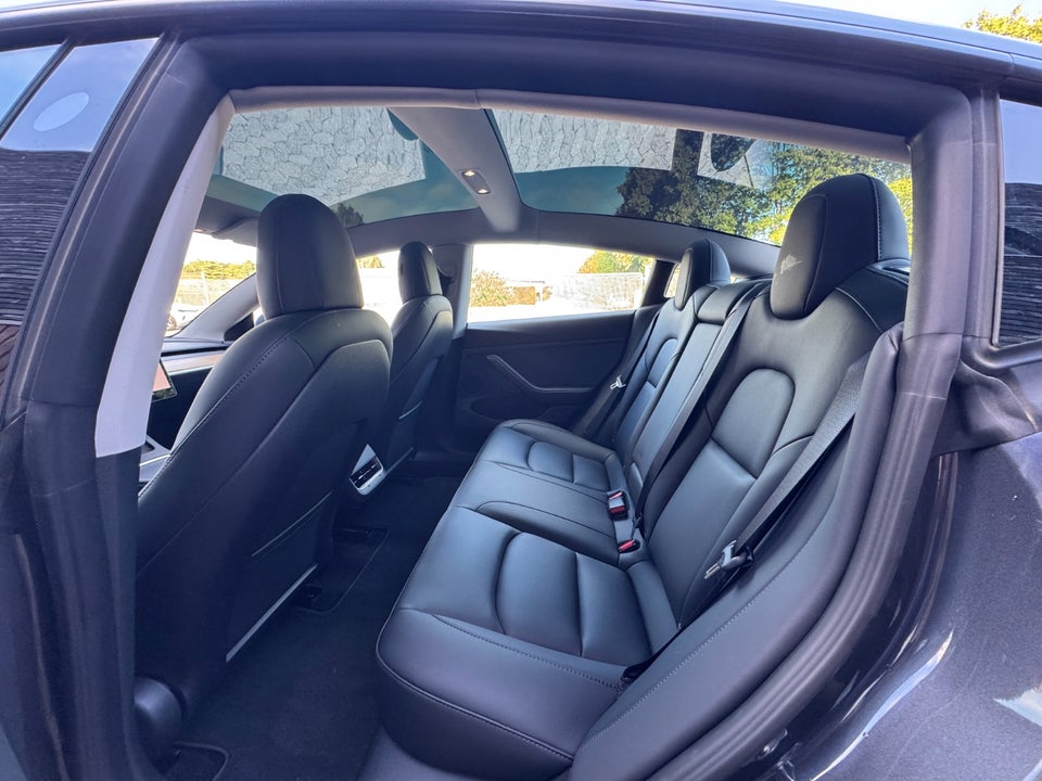 Tesla Model 3 Long Range AWD 4d
