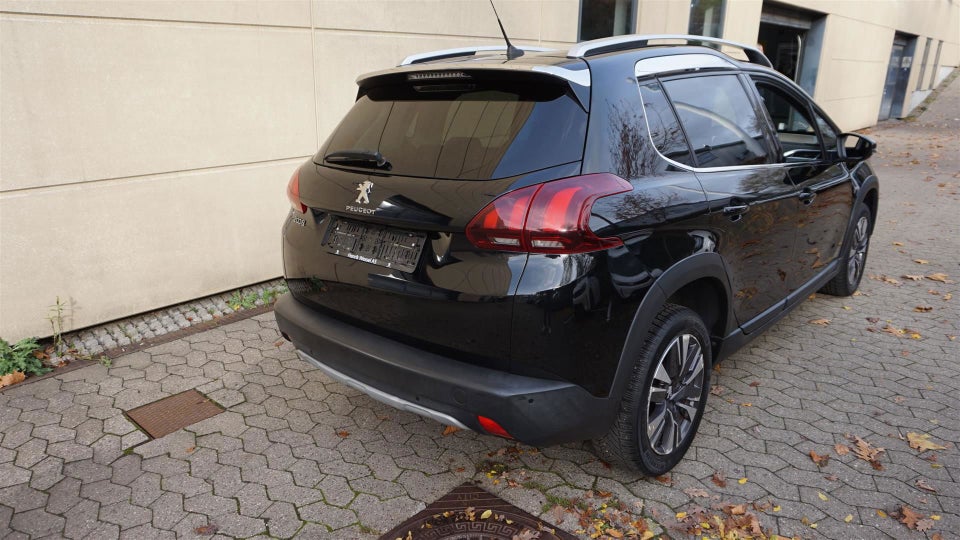 Peugeot 2008 1,2 e-THP 110 Allure Sky 5d