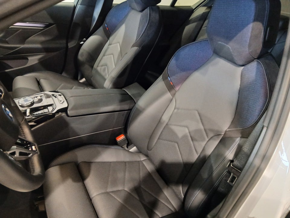 BMW i5 eDrive40 M-Sport 4d