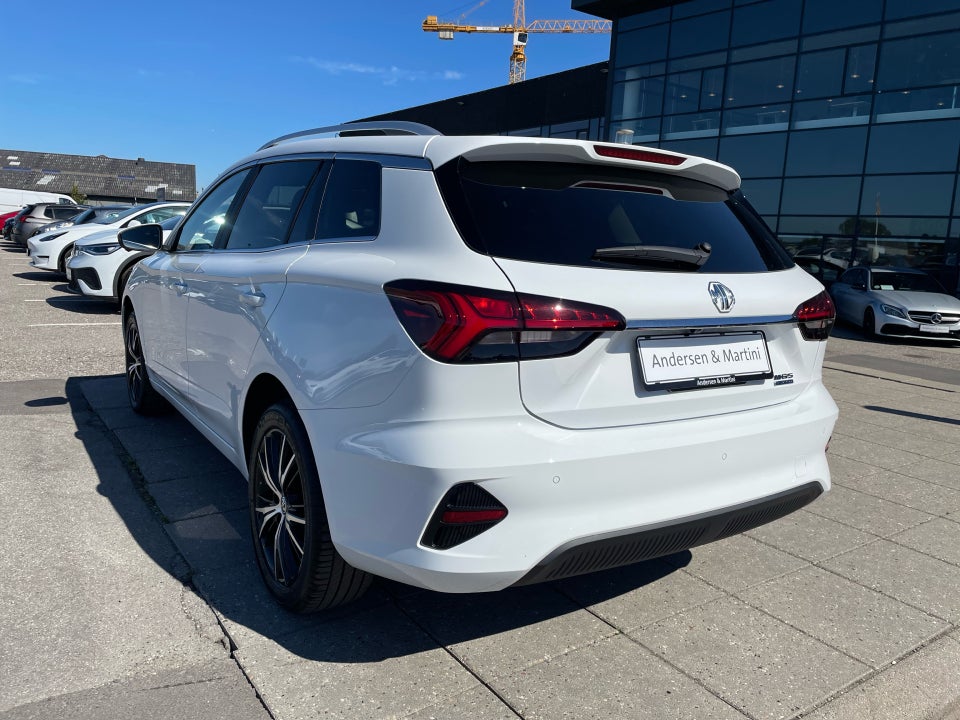 MG MG5 50 Luxury 5d