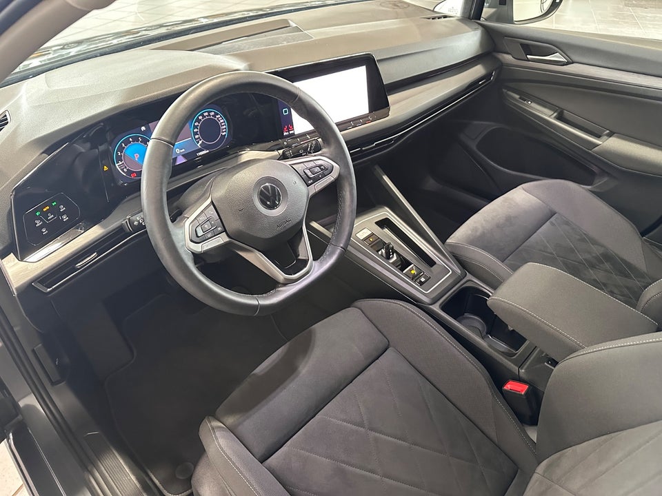 VW Golf VIII 1,5 eTSi 150 Style Variant DSG Van 5d