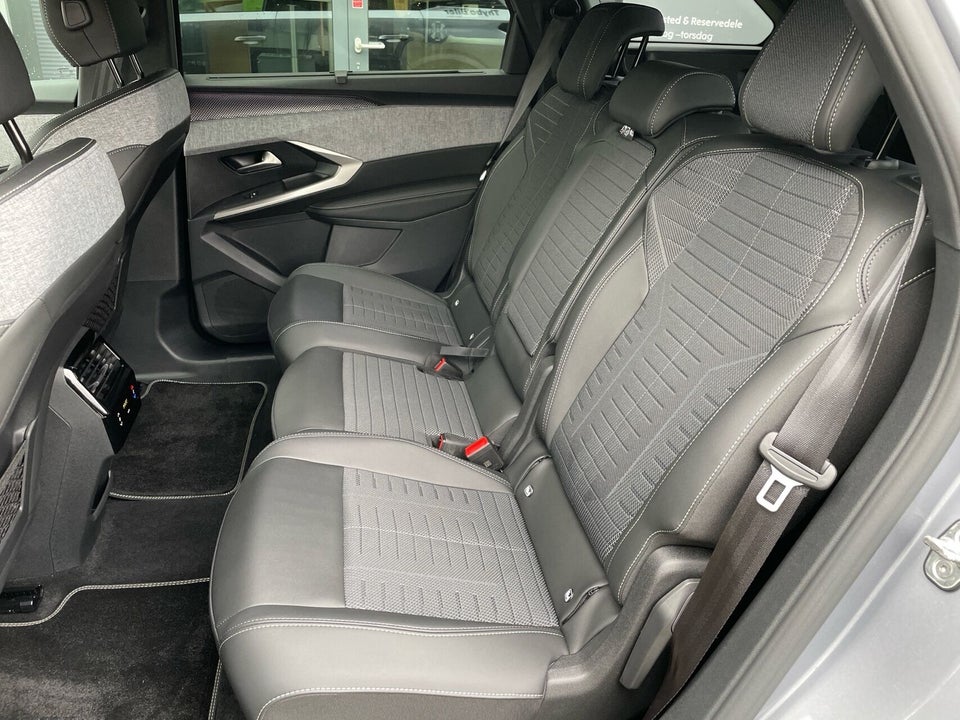 Peugeot e-5008 77 GT Pack 7prs 5d