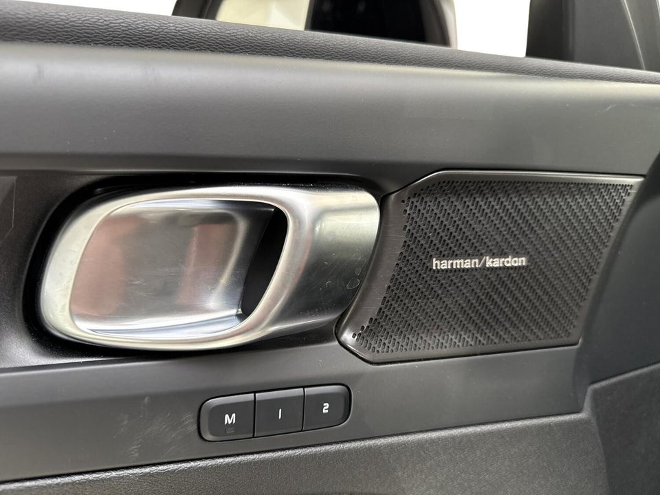 Volvo EX40 Extended Range Plus 5d