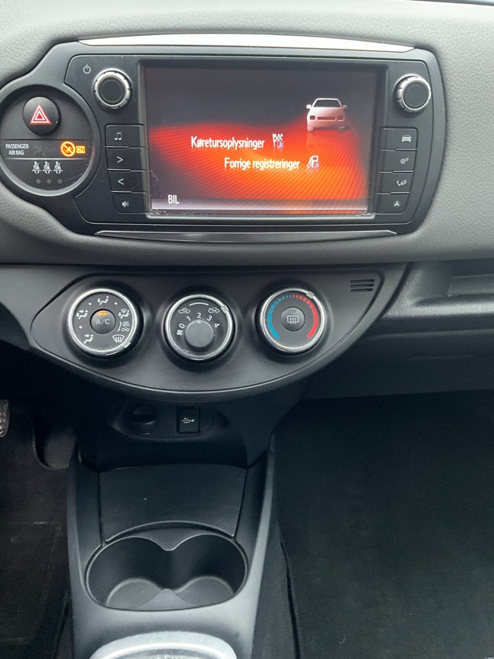 Toyota Yaris 1,0 VVT-i T2 5d