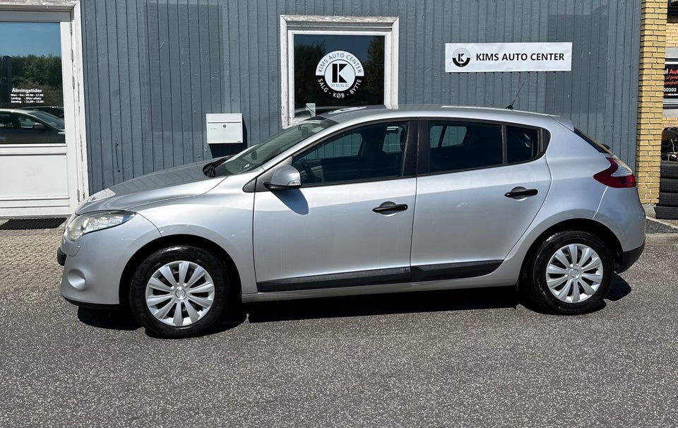 Renault Megane III 1,6 100 Expression 5d