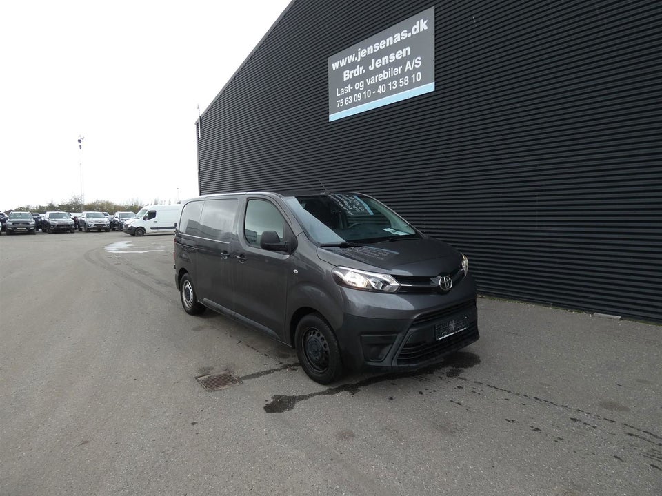 Toyota ProAce 2,0 D 120 Medium Comfort 5d