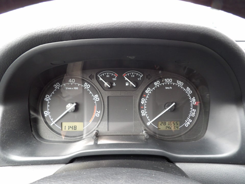 Skoda Octavia 1,6 Classic 5d