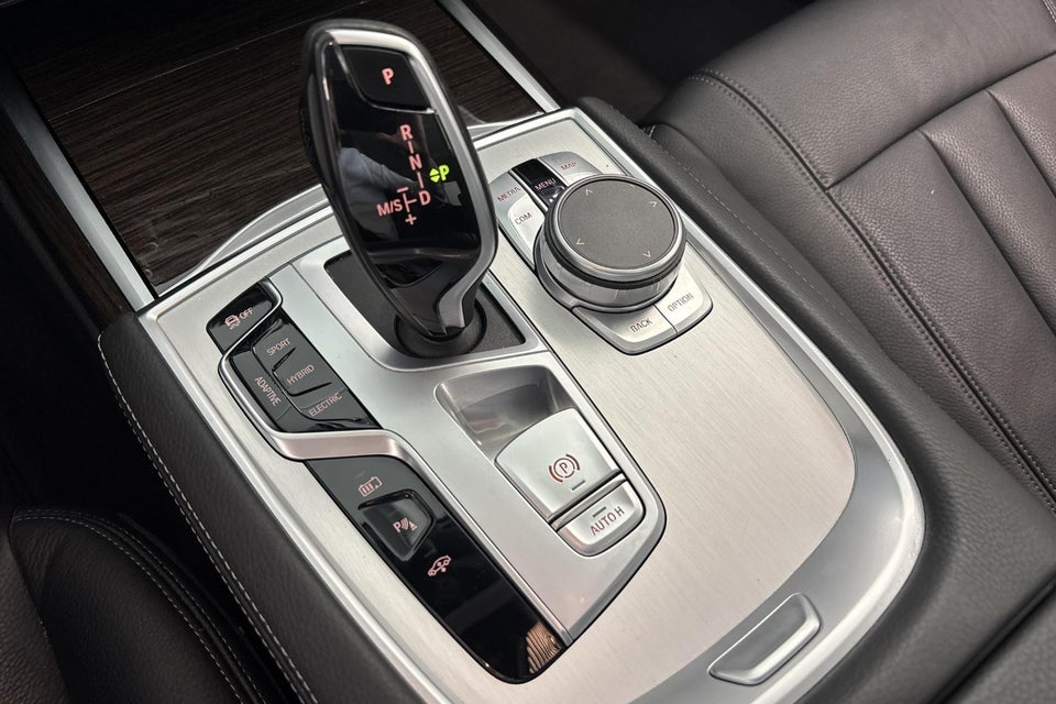 BMW 745e 3,0 Connected aut. 4d