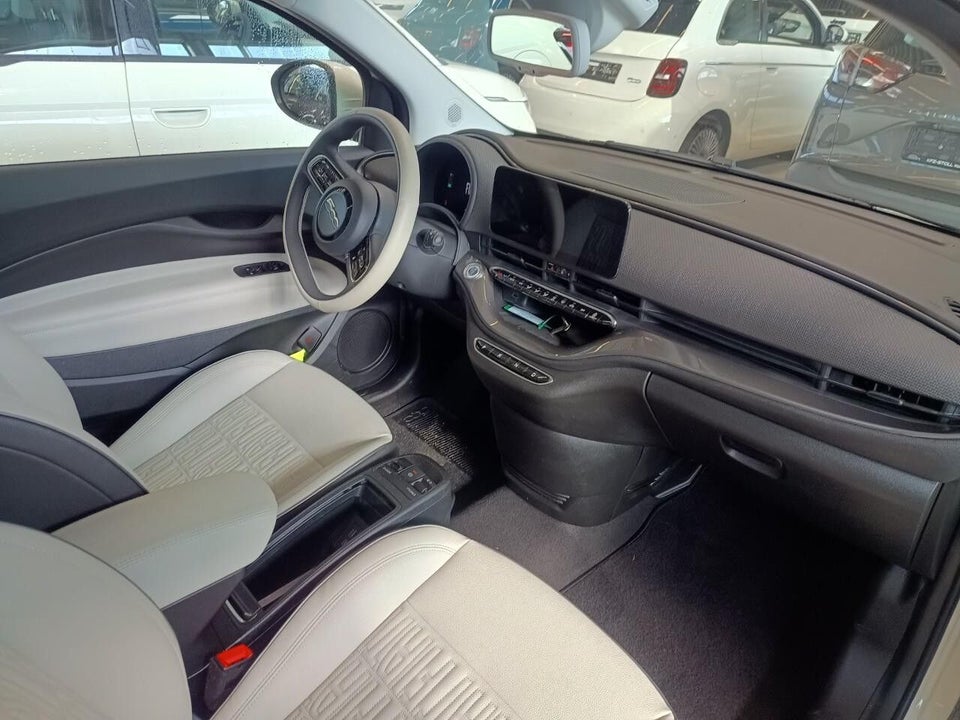 Fiat 500e 42 la Prima Sky 3d