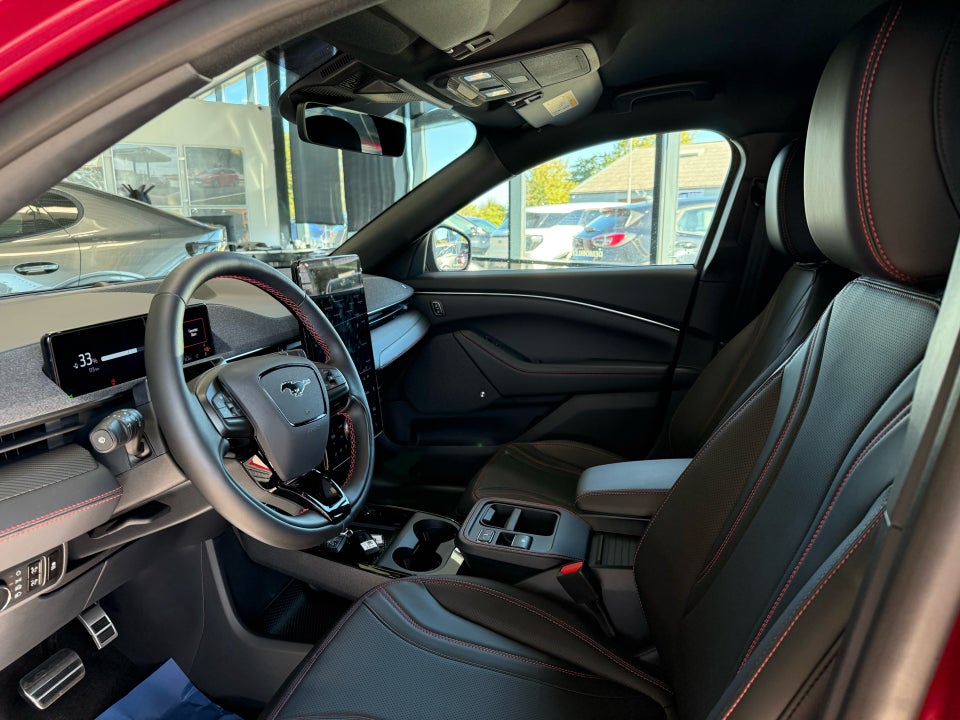 Ford Mustang Mach-E 98 Premium Extended Range AWD 5d