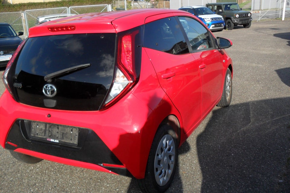 Toyota Aygo 1,0 VVT-i x-style 5d