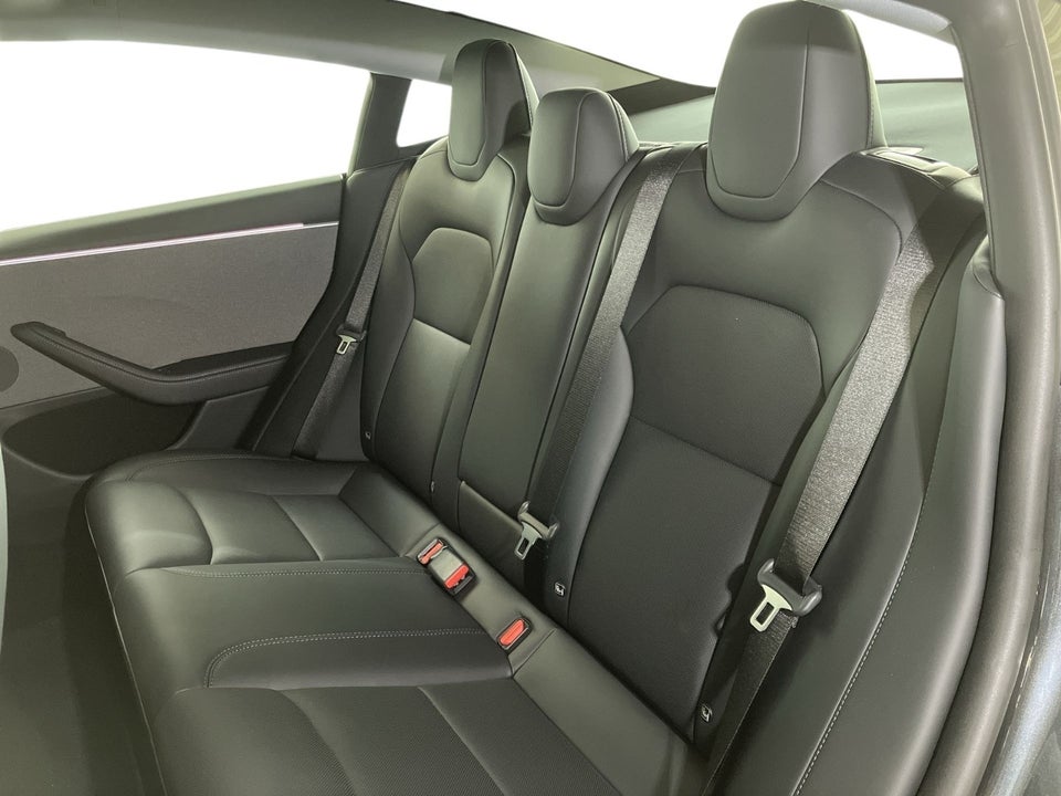 Tesla Model 3 RWD 4d