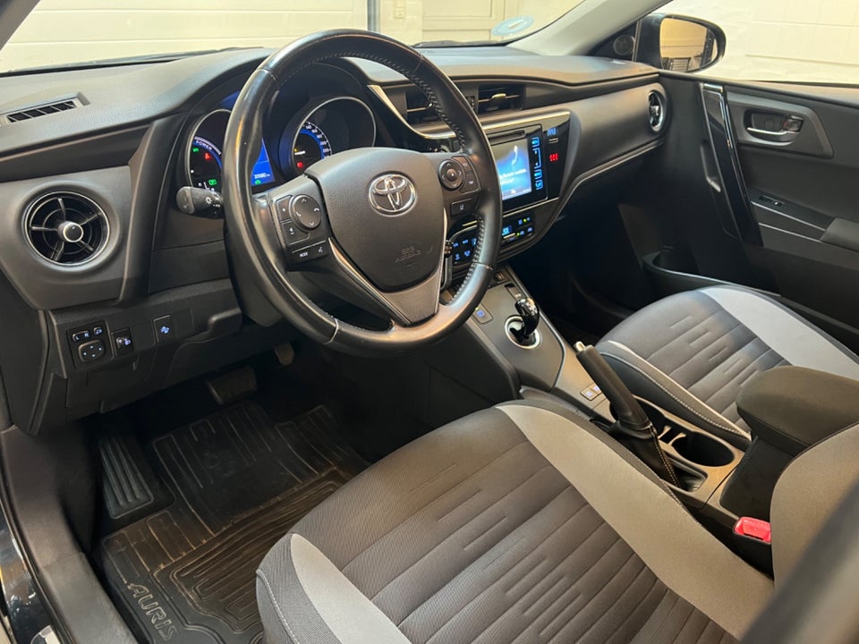 Toyota Auris 1,8 Hybrid H2 Comfort Touring Sports CVT 5d