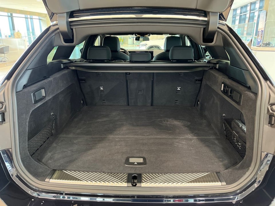 BMW i5 eDrive40 Touring Supercharged 5d