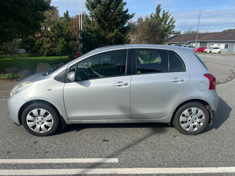 Toyota Yaris 1,3 Luna 5d