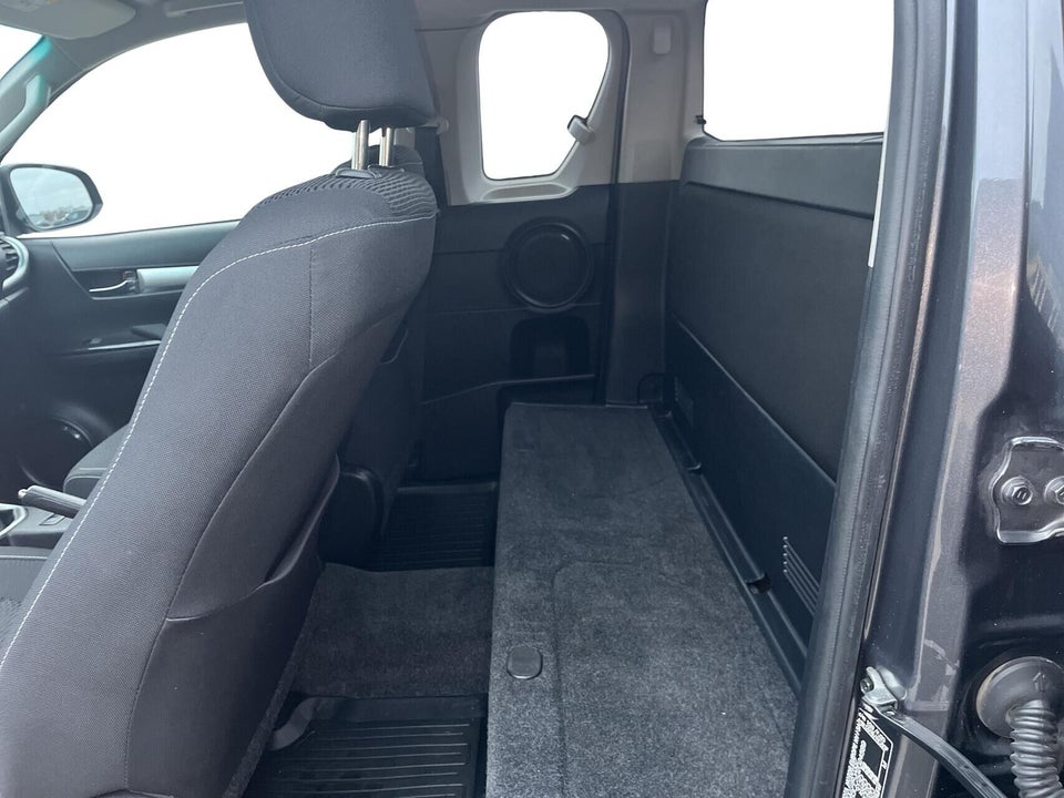 Toyota HiLux 2,4 D-4D 150 T3 Ex.Kab 4x4 4d