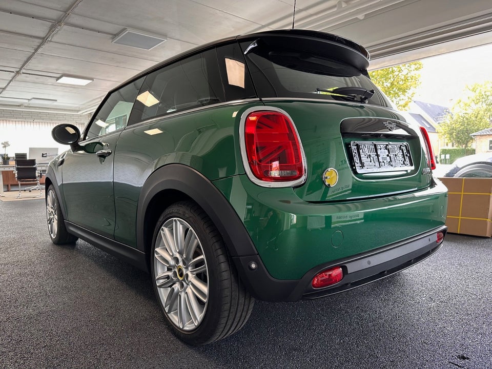 MINI Cooper SE Essential 3d