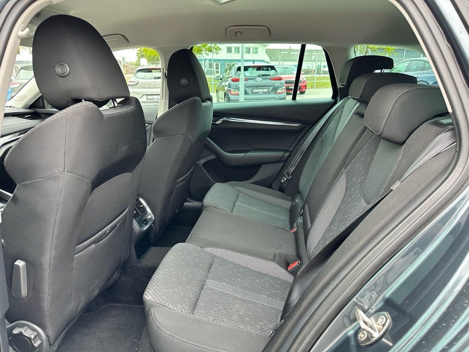 Skoda Octavia 1,4 TSi iV Plus Combi DSG 5d
