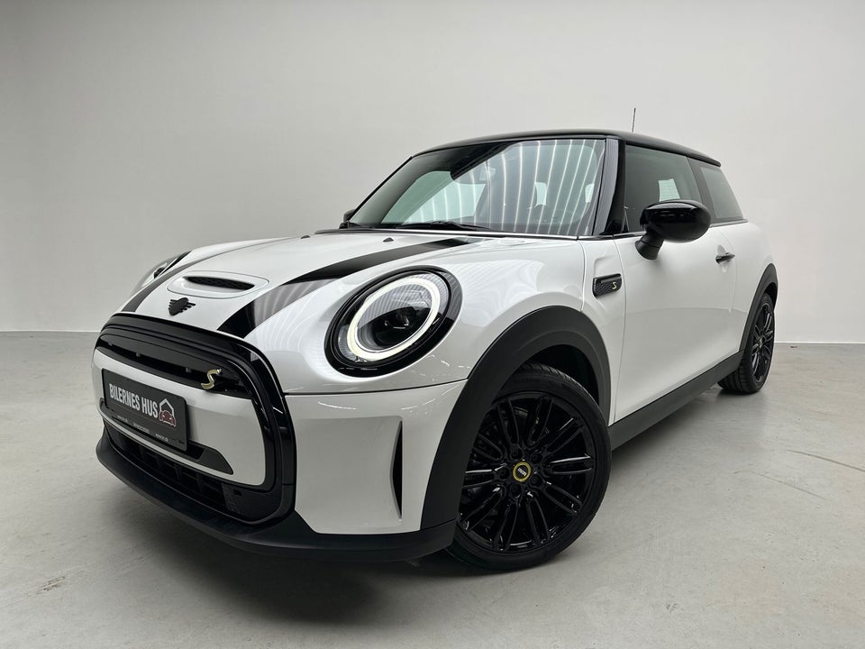 MINI Cooper SE Essential 3d