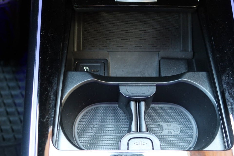 Mercedes EQA300 AMG Line 4Matic 5d