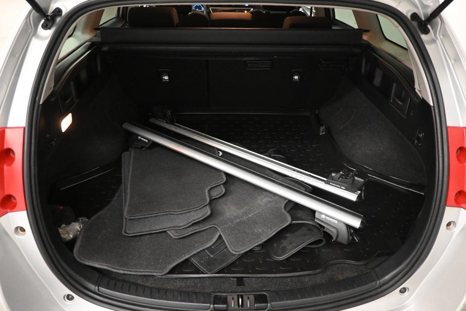 Toyota Auris 1,6 T2+ Touring Sports 5d