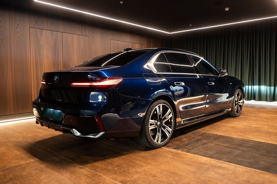BMW i7 xDrive60 M-Sport 4d