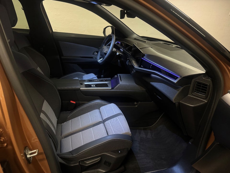 Opel Grandland-e 73 GS Sky 5d