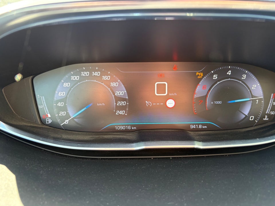 Peugeot 5008 1,2 e-THP 130 Allure 7prs 5d