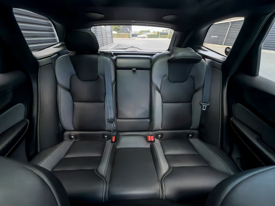 Volvo XC60 2,0 T6 ReCharge Black Edition aut. AWD 5d