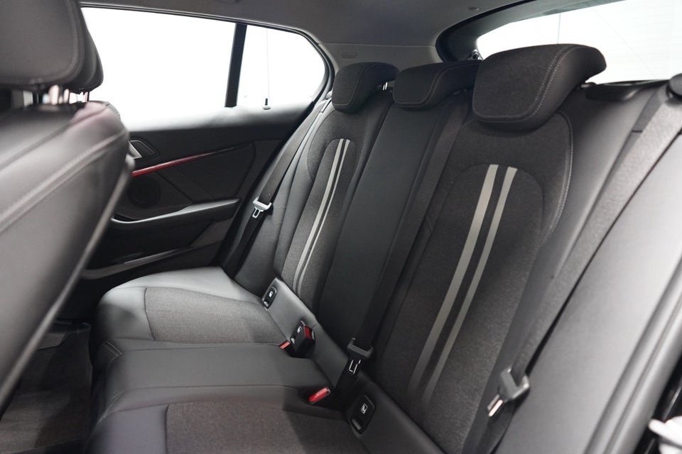 BMW 118i 1,5 Sport Line aut. 5d