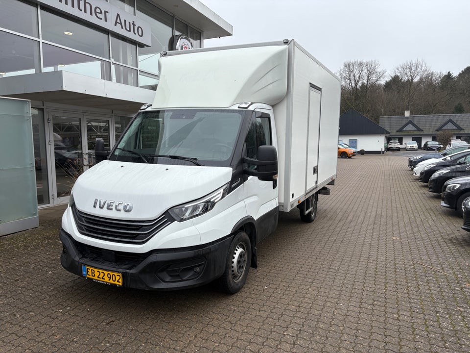 Iveco Daily 2,3 35S16 4100mm Box m/lift AG8