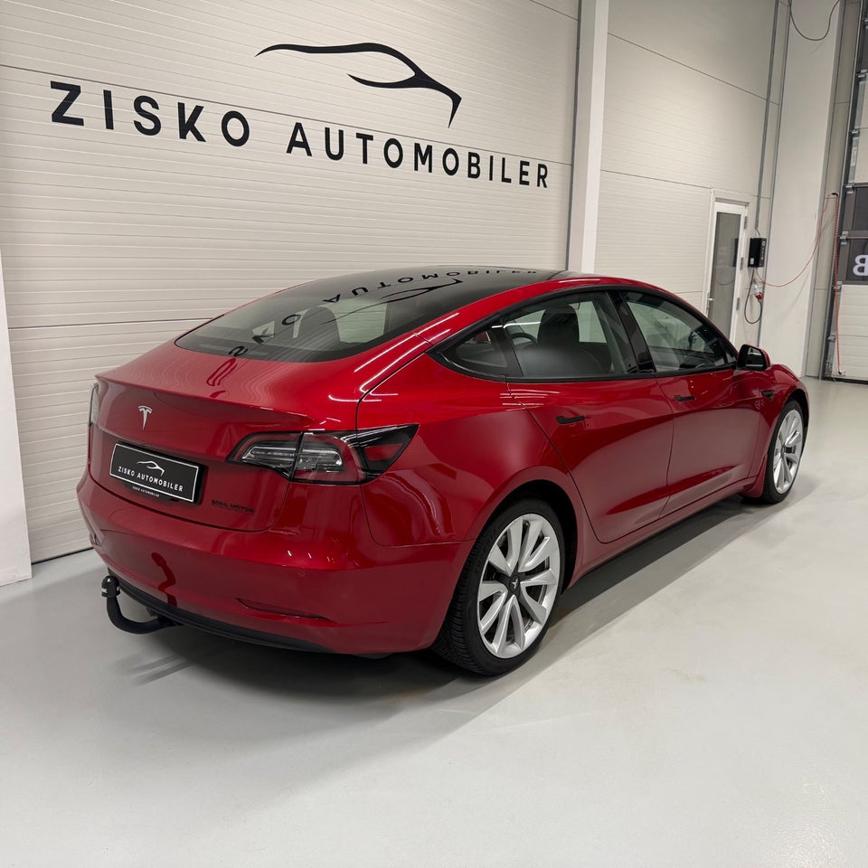 Tesla Model 3 Long Range AWD 4d
