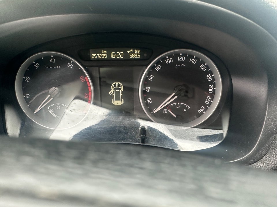 Skoda Fabia 1,4 16V Ambiente 5d