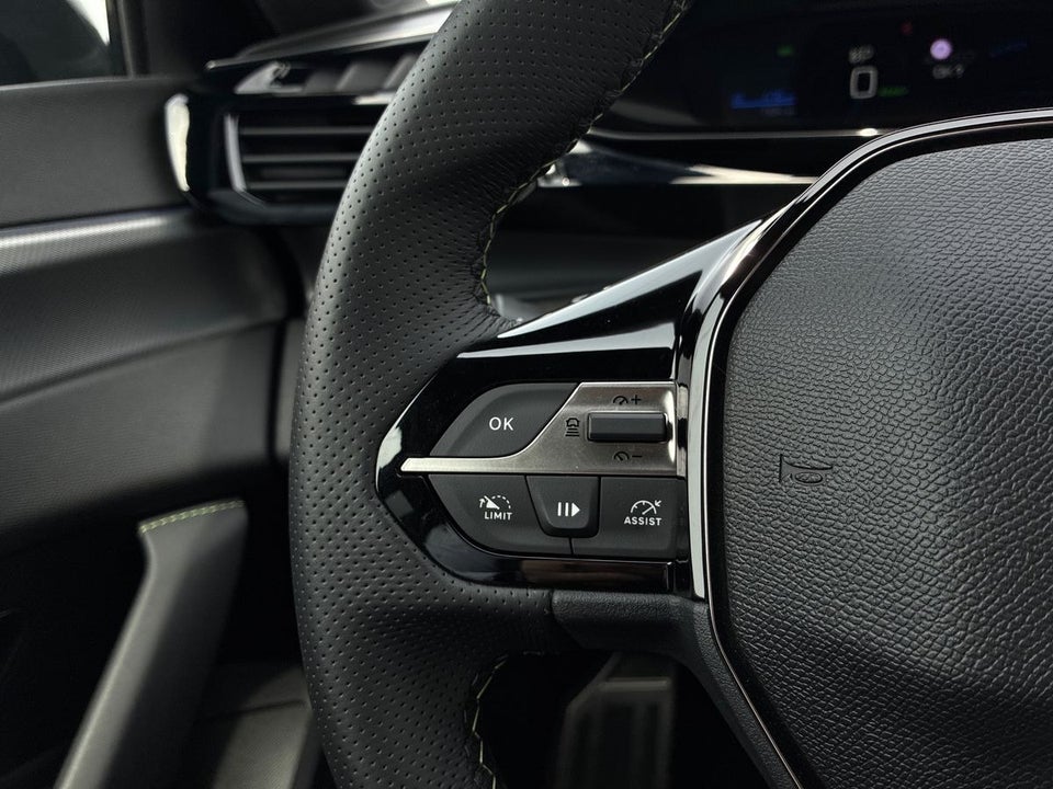 Peugeot e-408 58 GT 5d