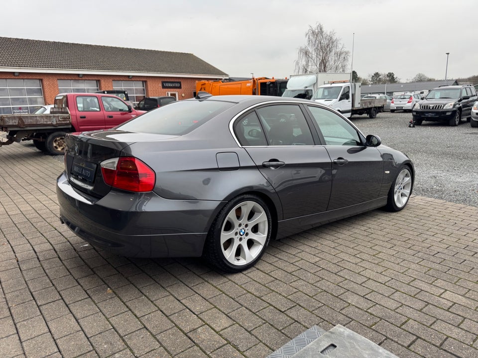 BMW 330i 3,0  4d