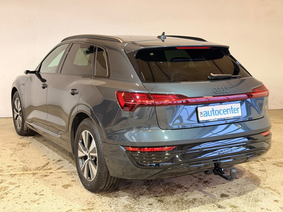 Audi Q8 e-tron 55 S-line quattro 5d