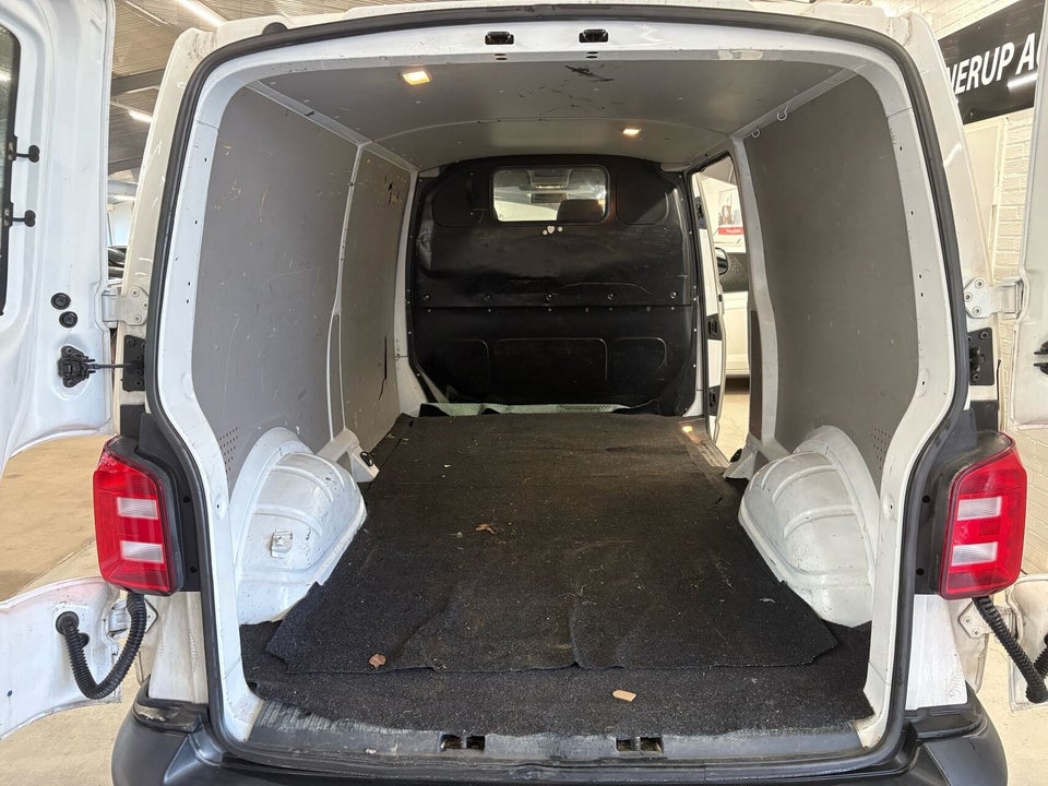 VW Transporter 2,0 TDi 102 Kassevogn kort