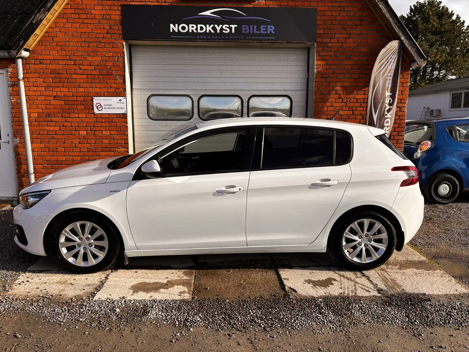 Peugeot 308 1,5 BlueHDi 130 Style 5d